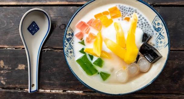 Hidangan Penutup Khas Ho Chi Minh Yang Menggugah Selera